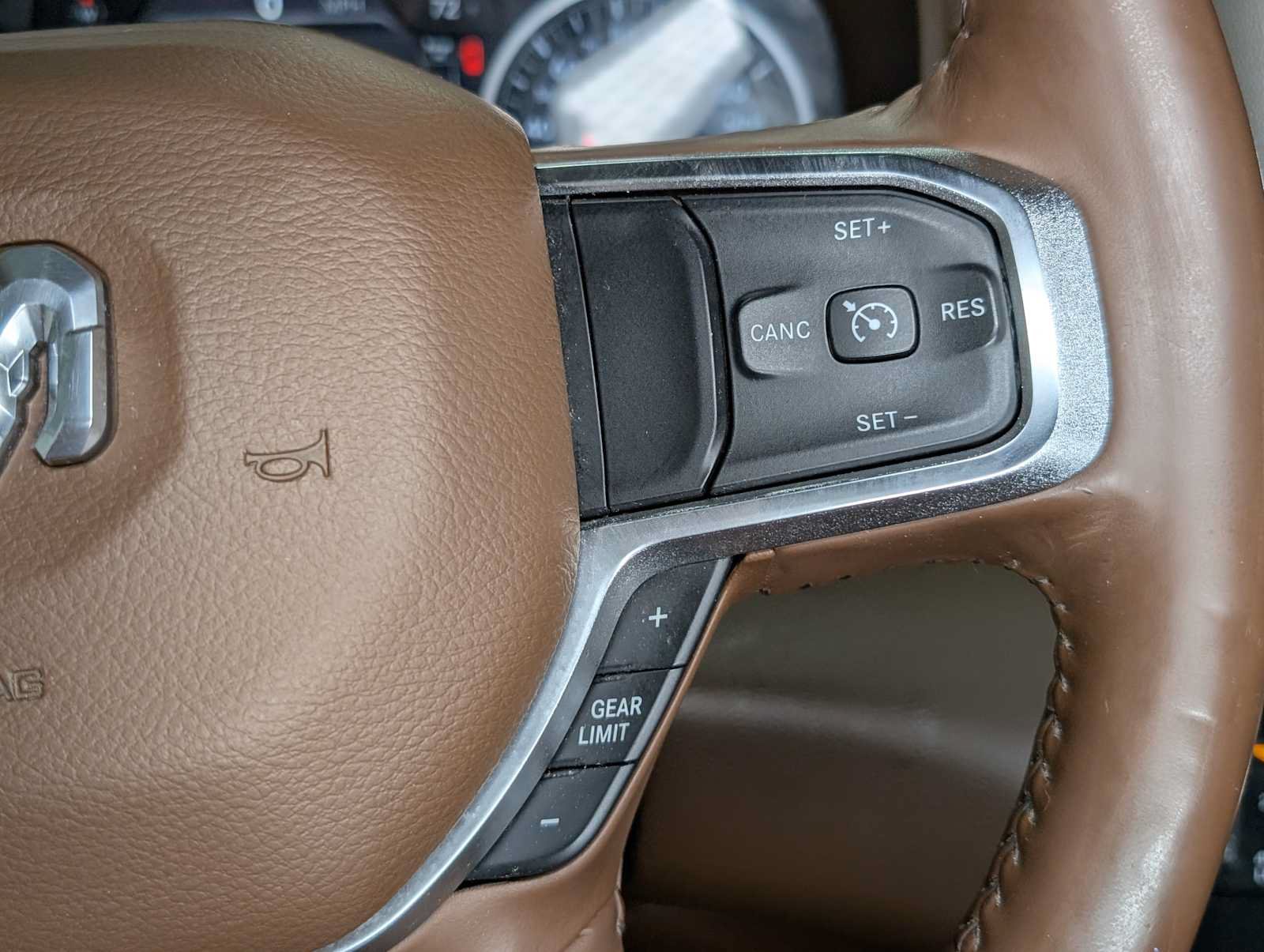 Used 2019 RAM 1500 Laramie AWD/4WD image 40