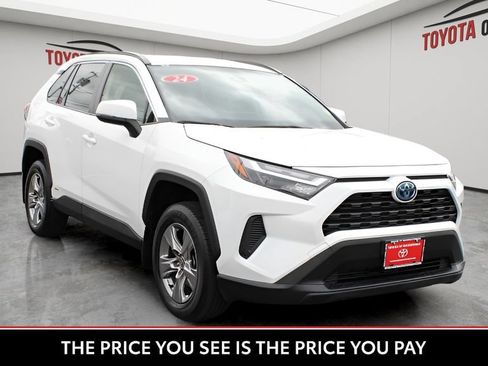 Used 2024 Toyota RAV4 LE AWD/4WD image 7