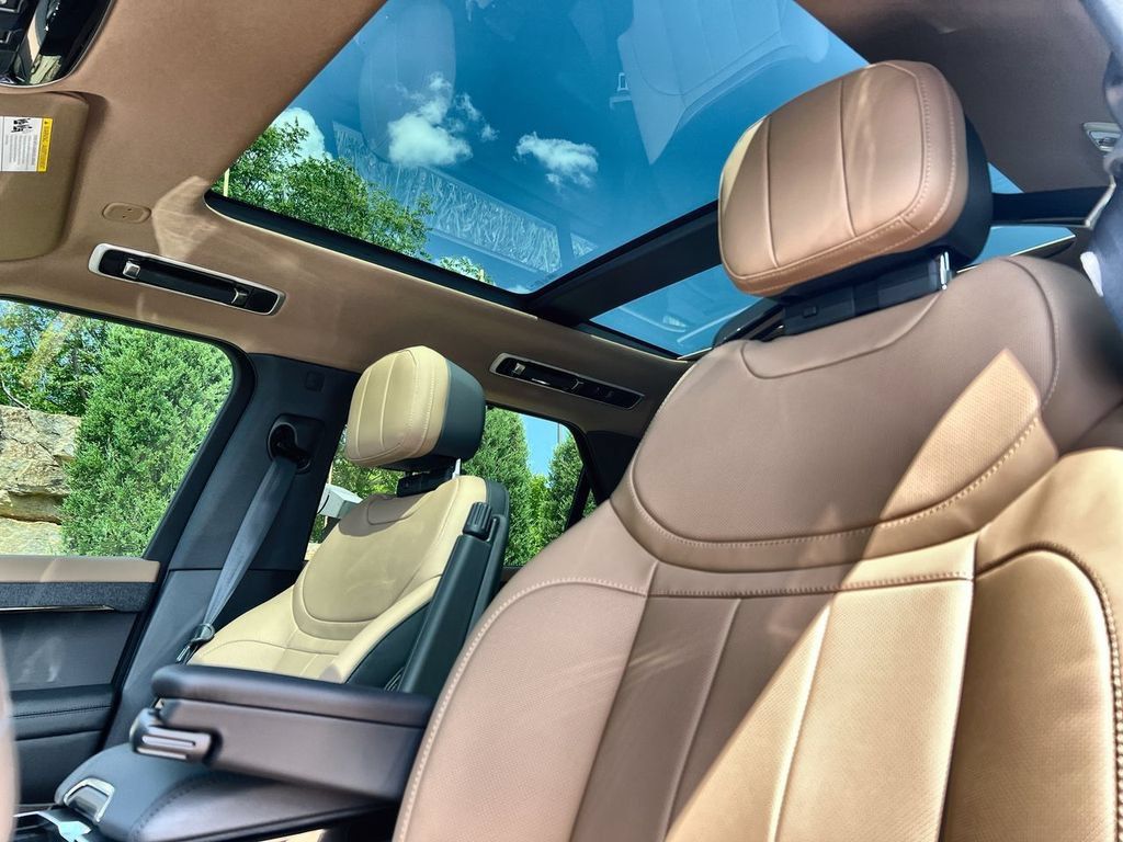 New 2026 Land Rover Range Rover Sport Dynamic SE AWD/4WD image 19
