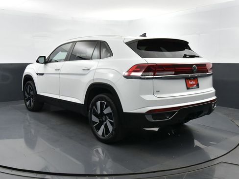 Used 2024 Volkswagen Atlas Cross Sport SE image 45