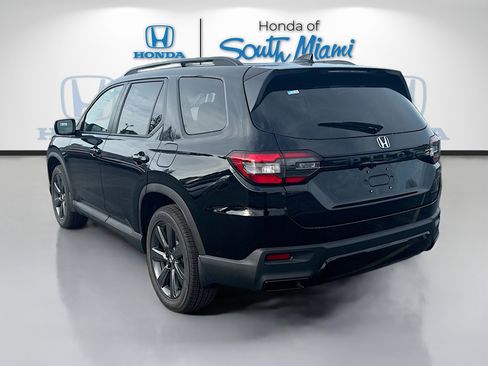New 2026 Honda Pilot Sport image 5