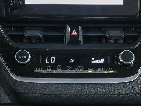 Used 2025 Toyota Corolla LE FWD image 20