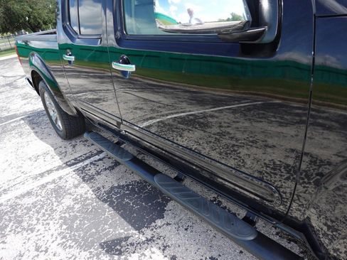 Used 2014 Nissan Frontier 2WD Crew Cab Long Bed image 12