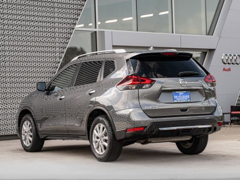 Used 2019 Nissan Rogue SV AWD/4WD image 5