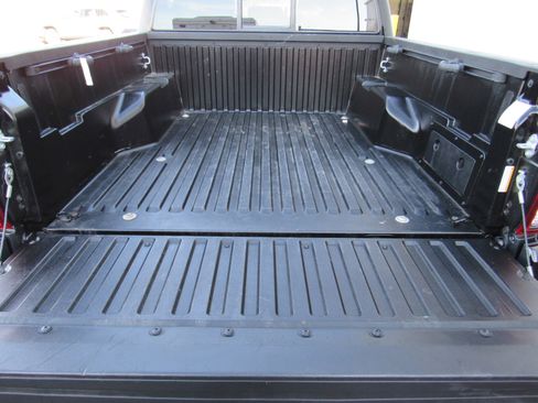 Used 2022 Toyota Tacoma SR image 36