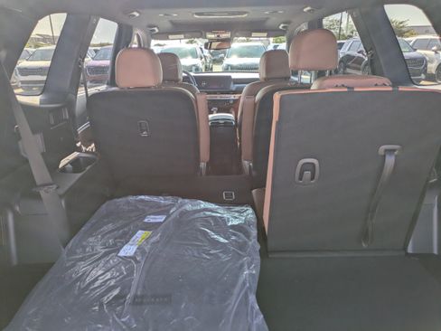 Certified 2025 Kia Telluride AWD image 10