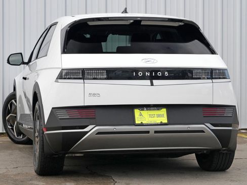 Used 2024 Hyundai Ioniq 5 SEL image 5