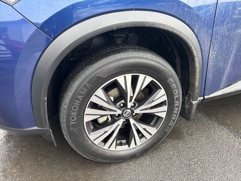 Used 2023 Nissan Rogue SV AWD/4WD image 2