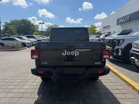 Used 2023 Jeep Gladiator Overland AWD/4WD image 6