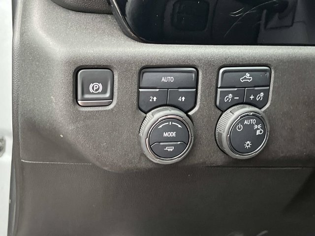 Used 2025 Chevrolet Silverado 1500 LT AWD/4WD image 28