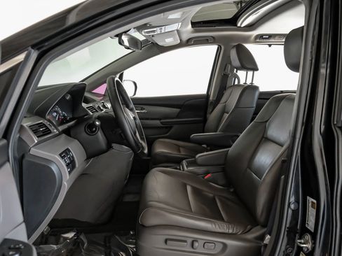 Used 2016 Honda Odyssey EX-L image 3