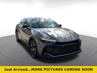 Used 2025 Toyota Crown XLE video 1