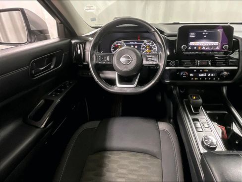 Certified 2024 Nissan Pathfinder SV image 17