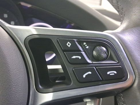 Used 2021 Porsche Cayenne image 18