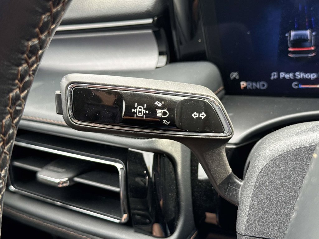 Used 2025 Lincoln Aviator AWD image 39