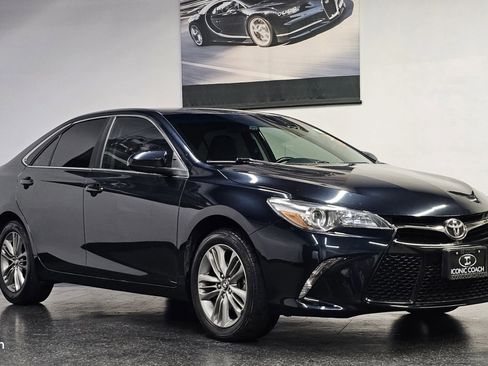 Used 2017 Toyota Camry SE FWD image 2