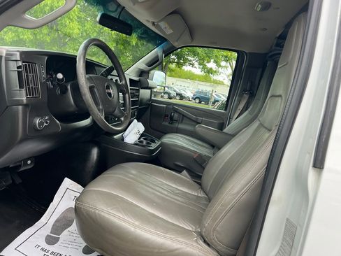 Used 2018 GMC Savana 2500 Extended RWD image 20
