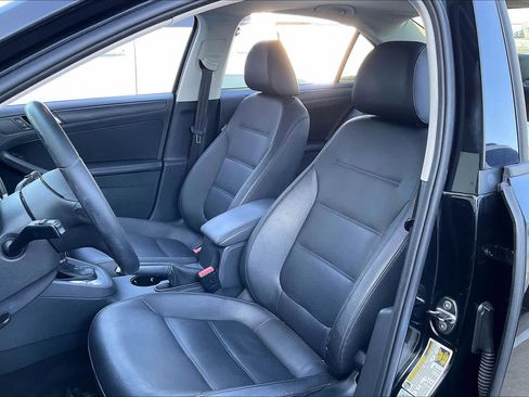 Used 2011 Volkswagen Jetta SE image 8