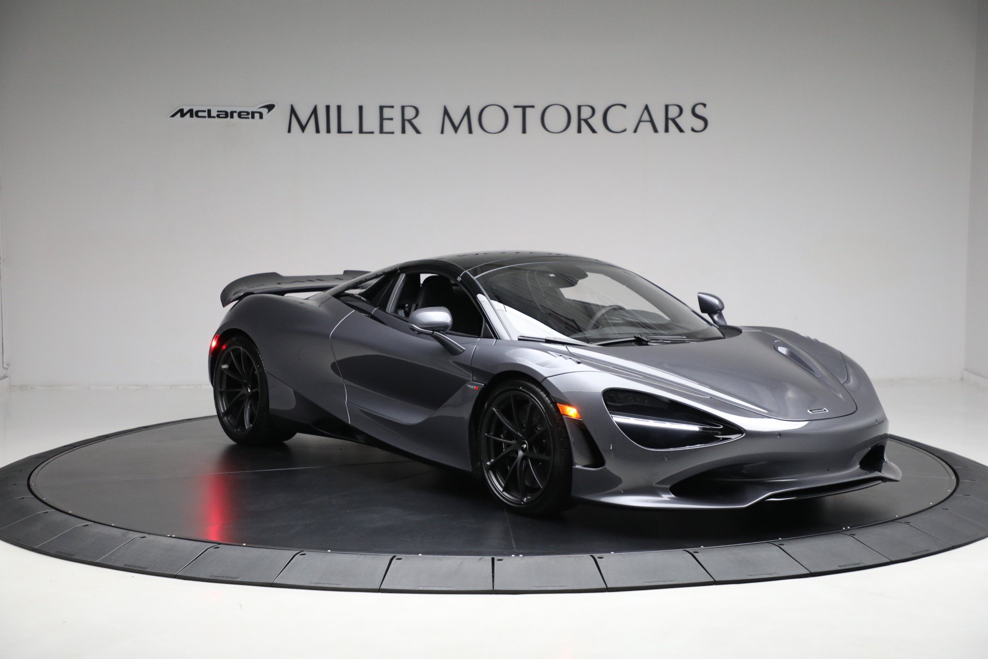 Used 2024 McLaren 750S Spider RWD image 19