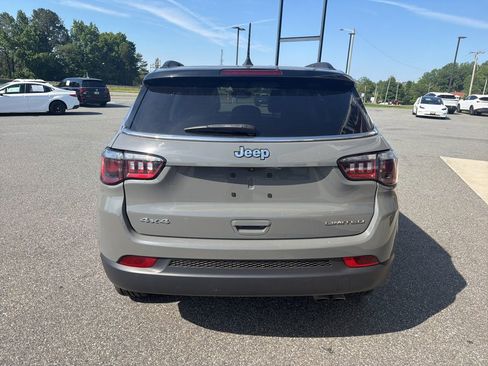 Used 2022 Jeep Compass Limited AWD/4WD image 7