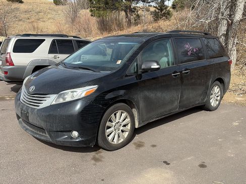 Used 2015 Toyota Sienna Limited Premium image 2