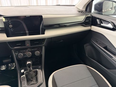 Certified 2025 Volkswagen Taos S FWD image 29