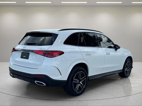 Used 2024 Mercedes-Benz GLC 300 4MATIC image 5