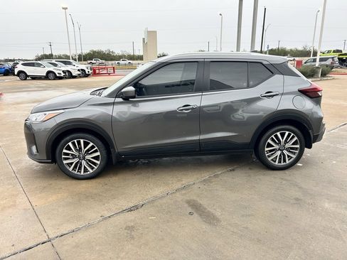 Certified 2024 Nissan Kicks SV image 4
