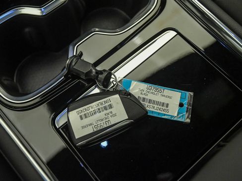 Used 2024 Chevrolet Traverse RS w/ LPO, Cargo Package FWD image 32
