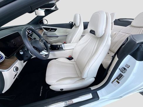 Certified 2024 Mercedes-Benz CLE 300 4MATIC Cabriolet image 27