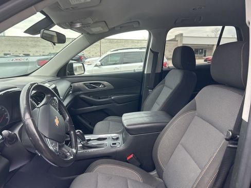 Used 2018 Chevrolet Traverse LT image 9