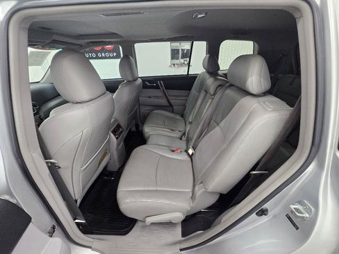 Used 2013 Toyota Highlander Limited FWD image 11
