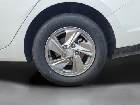 New 2026 Hyundai Elantra SE image 5