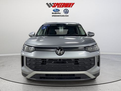Certified 2025 Volkswagen Tiguan SE AWD/4WD image 13