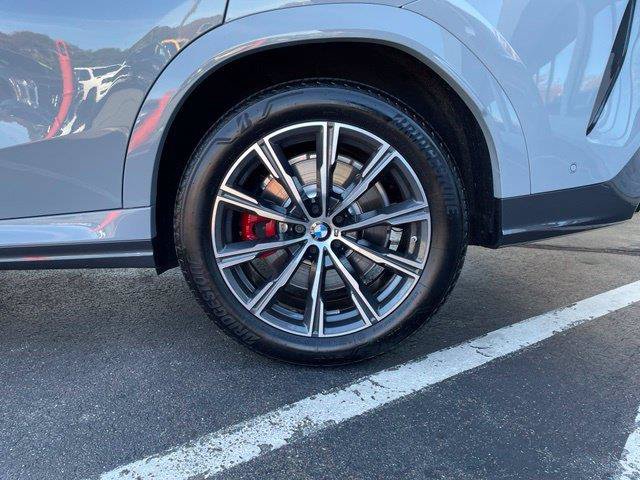 Used 2025 BMW X6 M60i AWD/4WD image 33