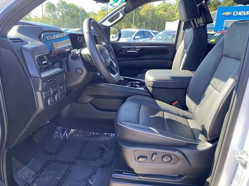 Used 2025 Chevrolet Tahoe Premier AWD/4WD image 23