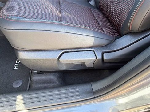 New 2026 Nissan Kicks SR w/ Cold Weather Package image 21