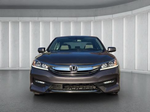 Used 2017 Honda Accord EX-L image 8