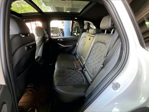 Used 2024 BMW X5 sDrive40i w/ Premium Package image 19