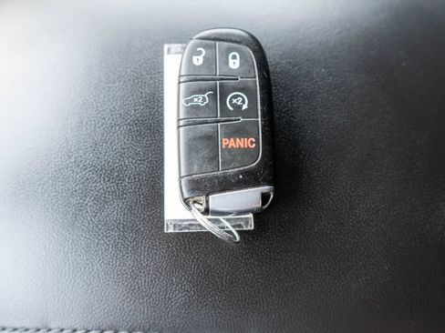 Used 2019 Jeep Grand Cherokee Altitude AWD/4WD image 29