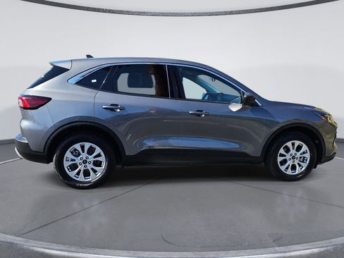 Used 2024 Ford Escape Active FWD image 2