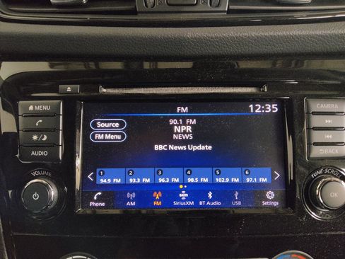 Used 2019 Nissan Rogue S FWD image 25