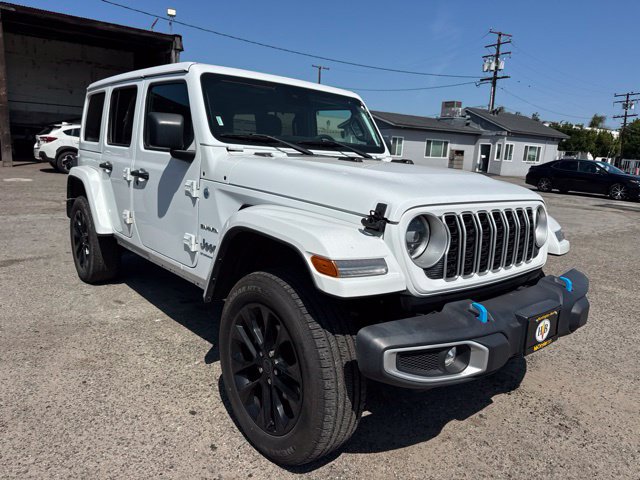 Used 2024 Jeep Wrangler Unlimited Sahara AWD/4WD image 3