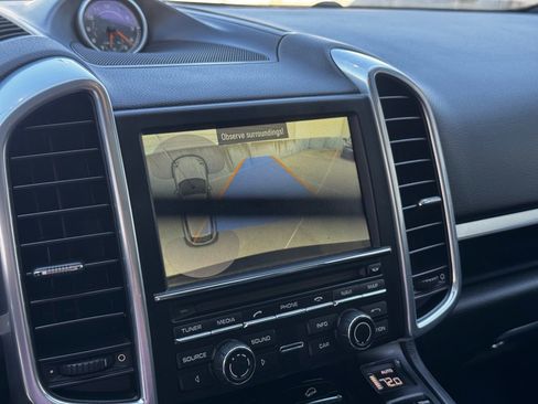 Used 2016 Porsche Cayenne w/ Premium Package image 14