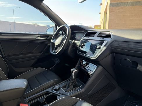 Used 2024 Volkswagen Tiguan SEL R-Line image 42
