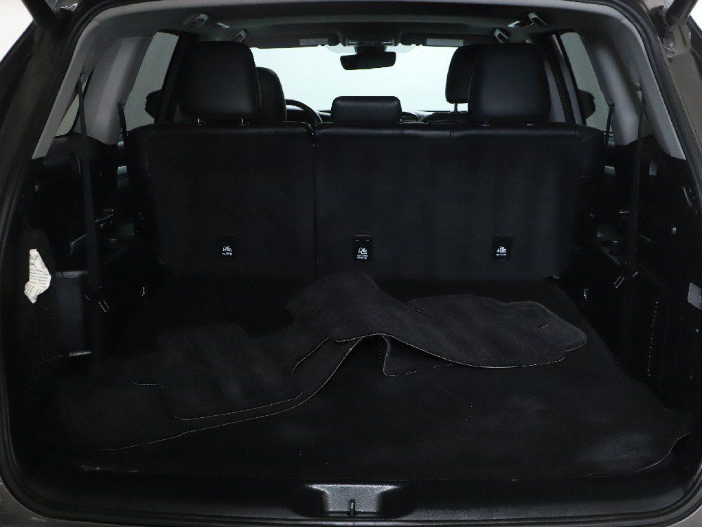 Used 2019 Toyota Highlander XLE FWD image 31