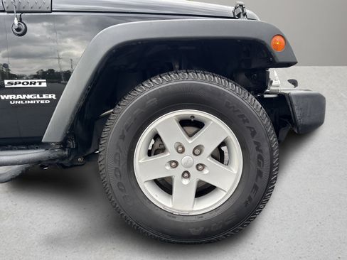 Used 2017 Jeep Wrangler Unlimited Sport w/ Quick Order Package 24S AWD/4WD image 26