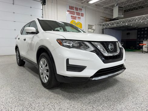 Used 2020 Nissan Rogue S AWD/4WD image 1