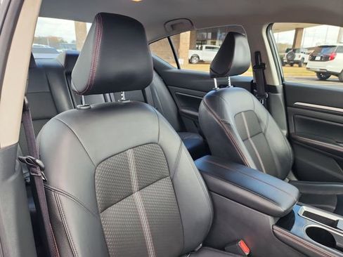 Used 2024 Nissan Altima 2.5 SR image 14