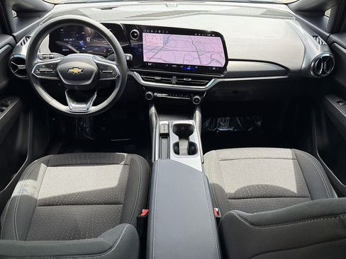 Used 2025 Chevrolet Equinox EV LT FWD image 18
